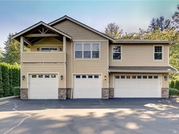 21900 SE 242nd St #2, Maple Valley, WA 98038