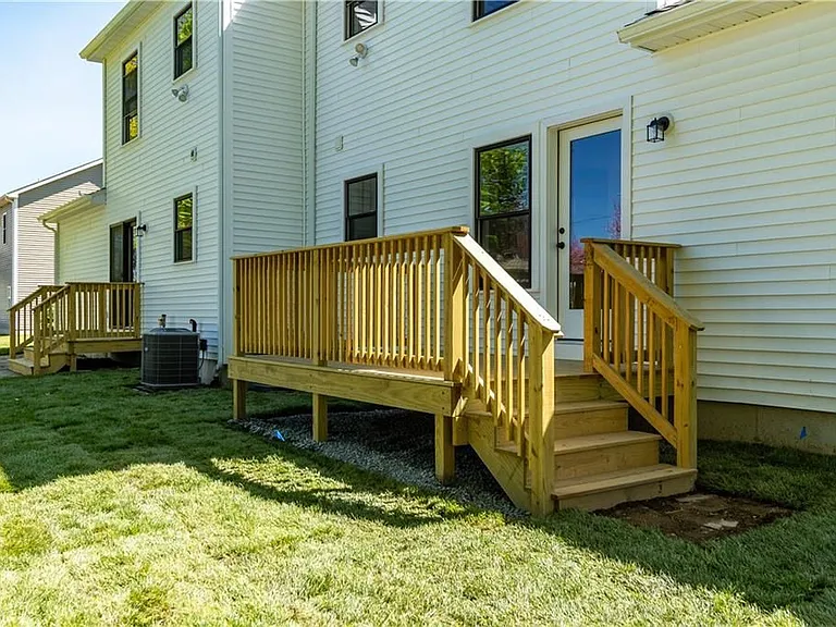83 Cadora Ave — Photo 43