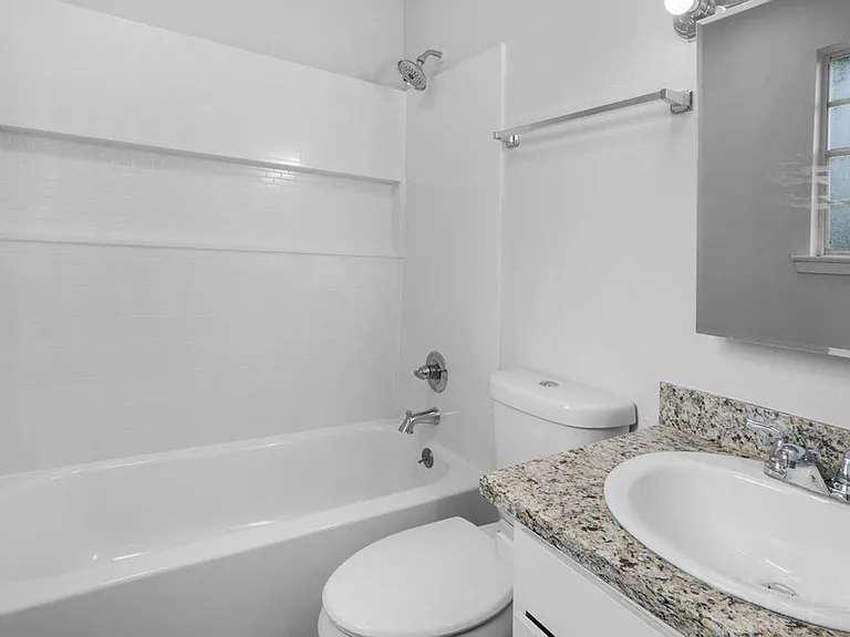 Woodland Trace Apartments — Photo 11