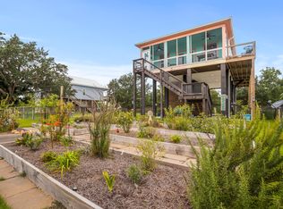 136 Hartsie Dr, Waveland, MS 39576
