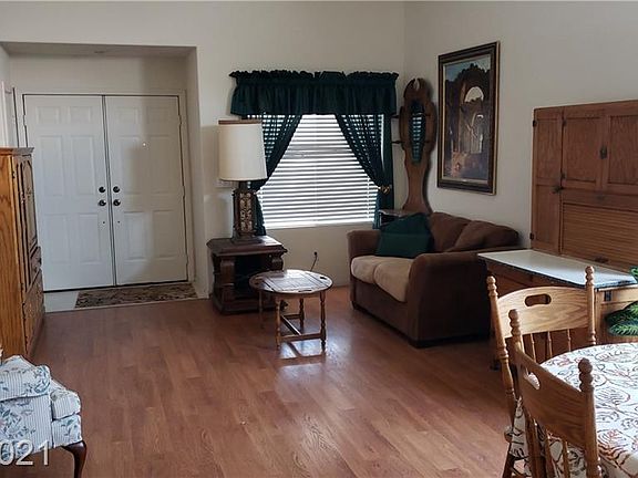 3rd image of 3440 Meridale Dr