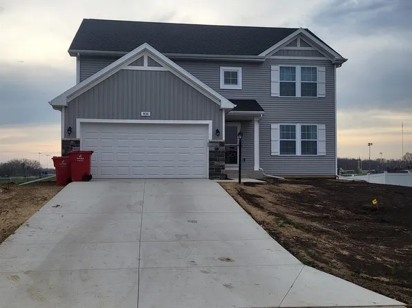 806 N Somerfield Dr, Lakeville, IN 46536