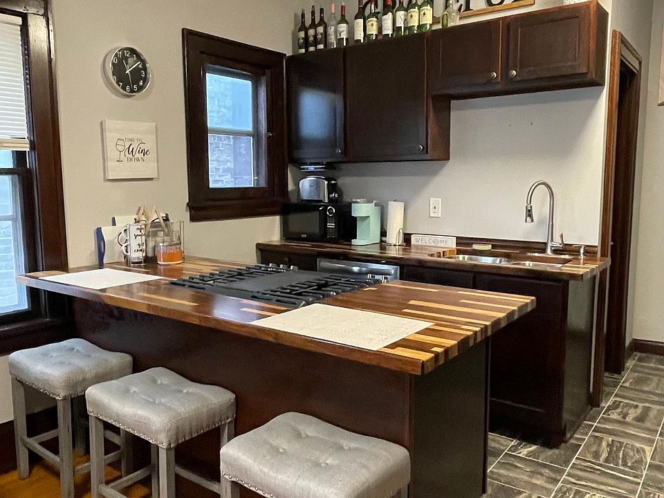 1st image of 1514 W Lake St APT 2