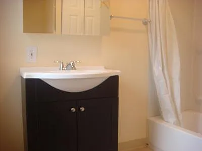 1420 E Genesee St — Photo 12