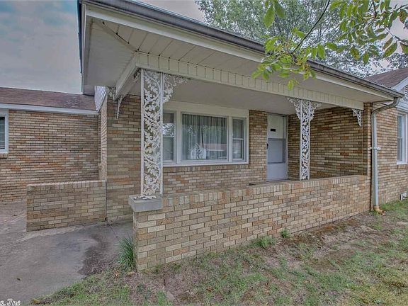 3rd image of 9908 Farris Ave