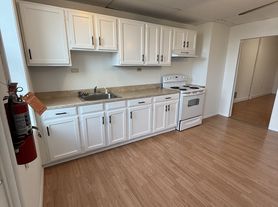 122 N 4th St, Youngwood, PA