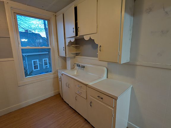 3rd image of 339-343 Waterman Ave #2