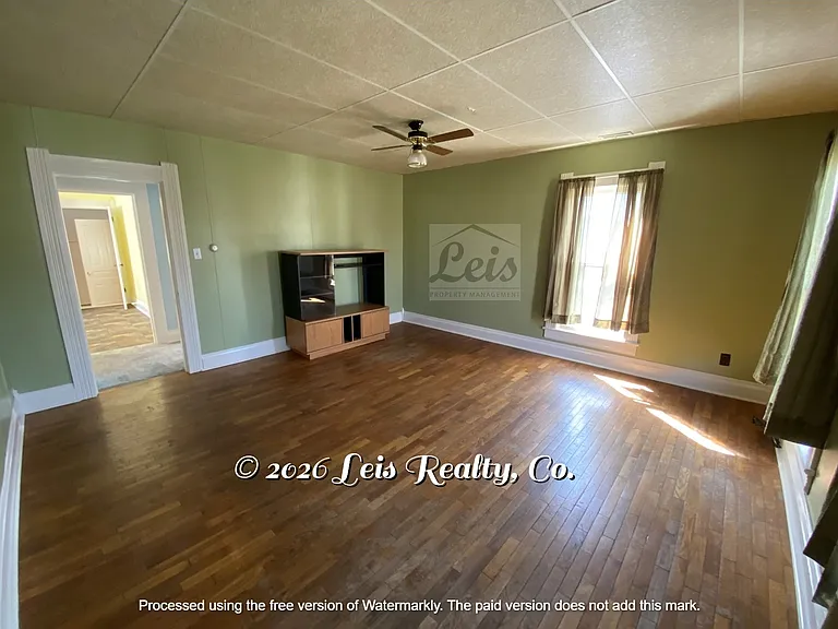 325 1/2 Gray Ave #2 — Photo 6