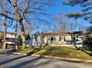 81 Hawthorne Ave, West Babylon, NY 11704