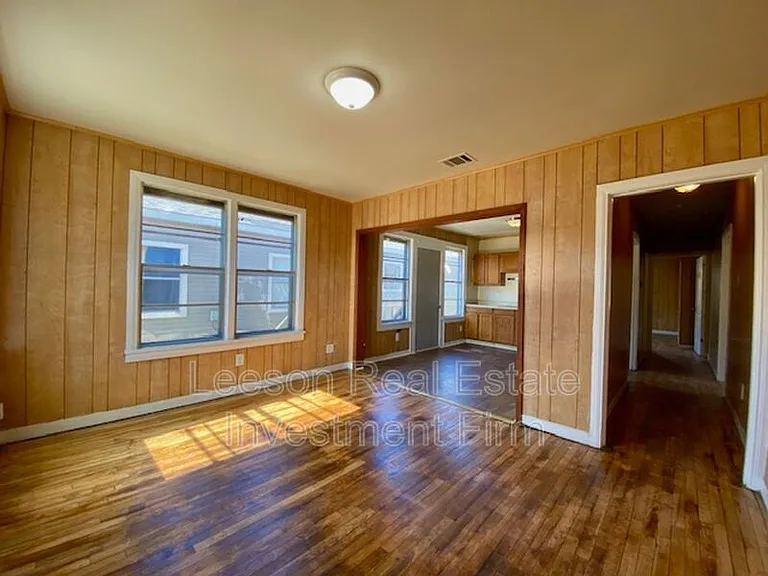 547 Wyche St — Photo 2
