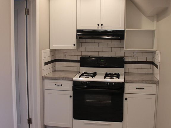 3rd image of 24 Gould St