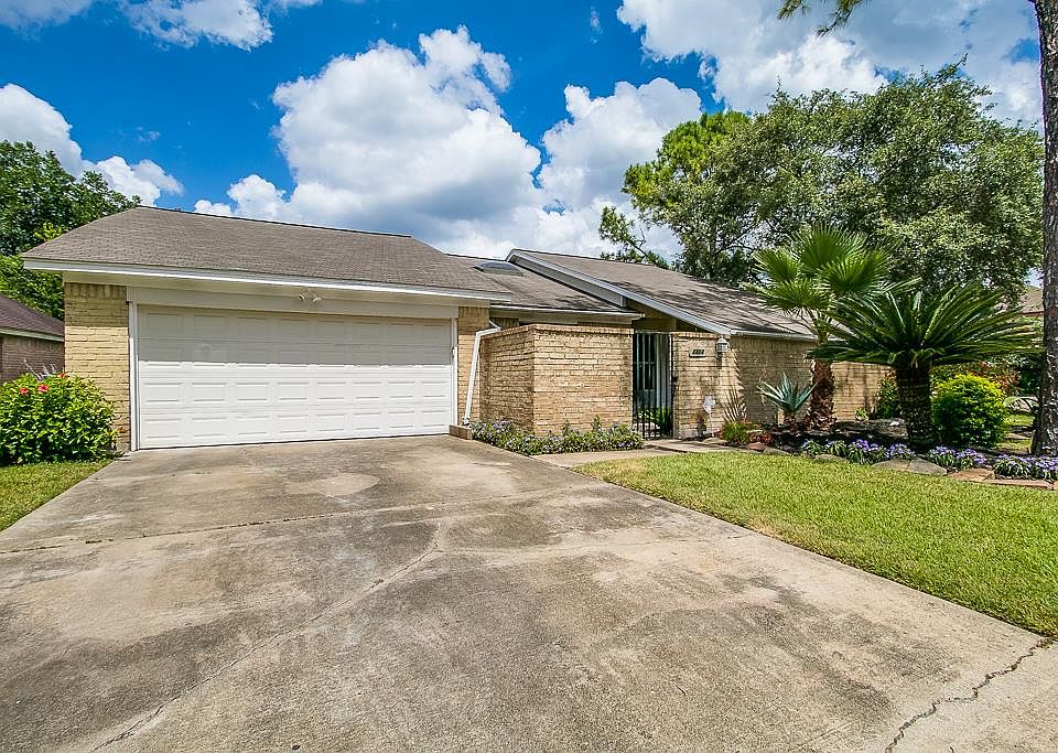 1st image of 2214 Woodland Park Dr
