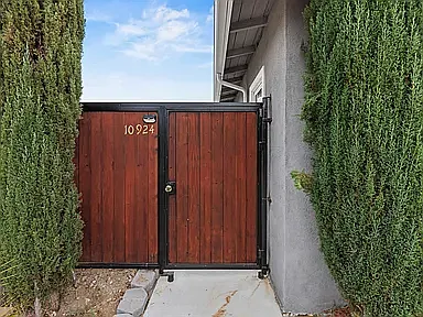 10924 Woodward Ave — Photo 7