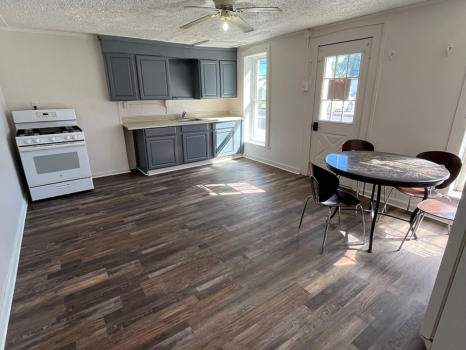 1st image of 4 W Main St #1