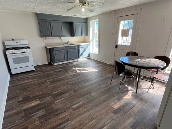 4 W Main St #1, Arendtsville, PA 17303