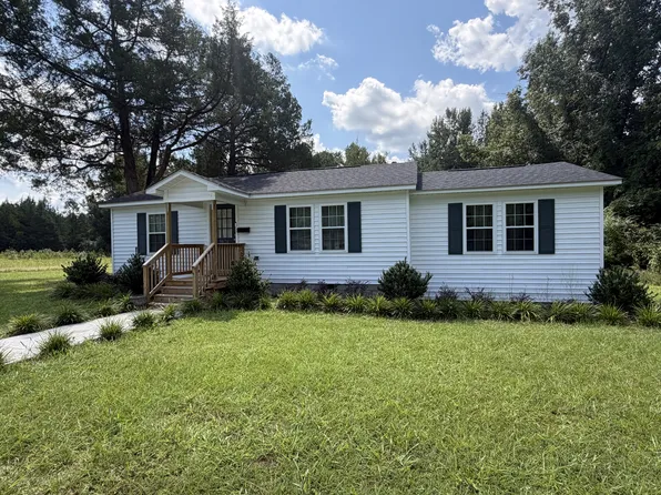 9626 N Carolina 50, Maple Hill, NC 28454