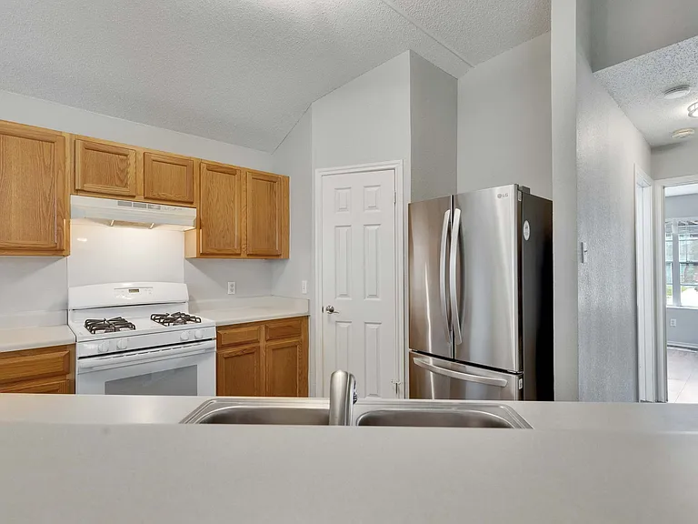 1403 Gulf Way — Photo 4