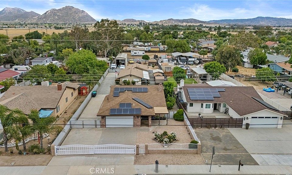 1st image of 2761 Redlands Ave