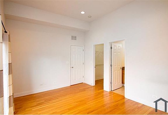5th image of 2613 S Lowe Ave #2N