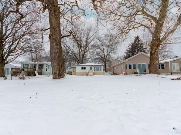 8905 Waruf Ave, Portage, MI 49002