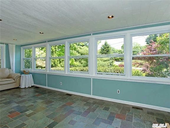 3rd image of 104 Bay Dr E