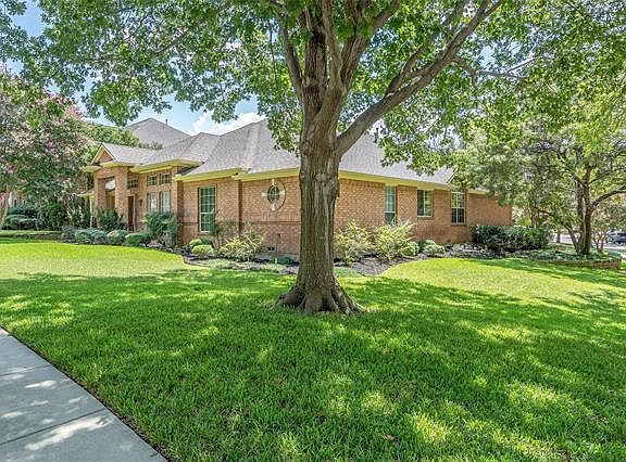 2nd image of 2132 Shumard Oak Ln