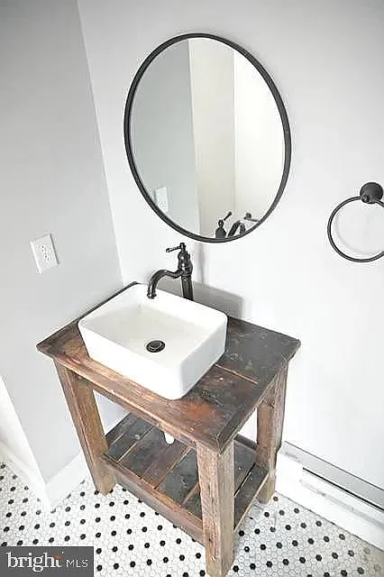 Studio, 700 sqft, $950 — Photo 4