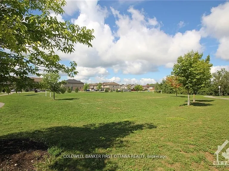 505 Bretby Cres — Photo 30