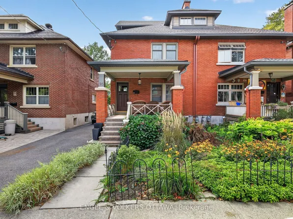 56 Willard St, Ottawa, ON K1S 1T8
