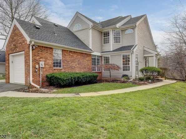 129 Buttercup Ct, Readington Twp., NJ 08889