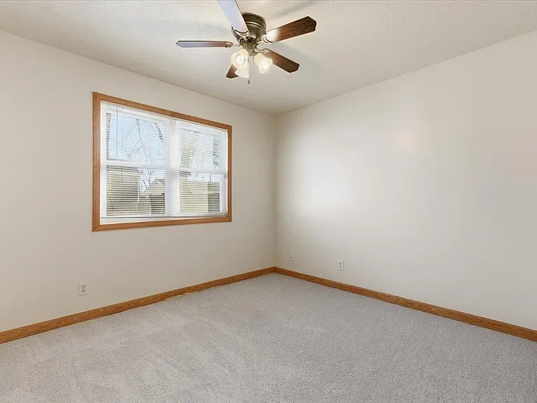 4009 Twin City Dr — Photo 7