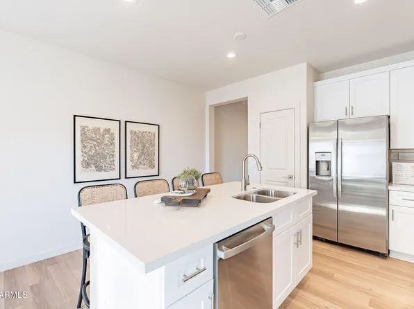 654 N VINE Street, Chandler, AZ 85225