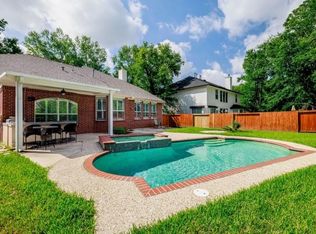 19 Poplar Pine Ct, Conroe, TX 77385