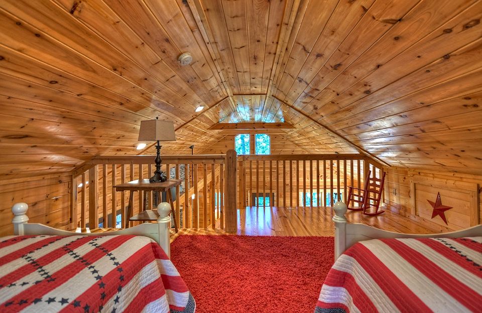 7th image of this home
