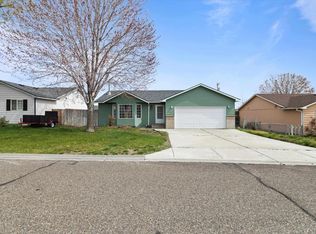 1541 NE 11th St, Benton City, WA 99320
