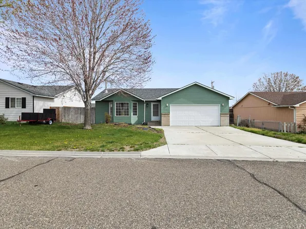 1541 NE 11th St, Benton City, WA 99320