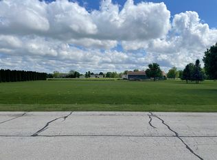 2434 N 4220th Rd, Sheridan, IL 60551