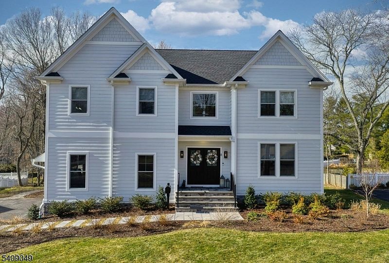 1st image of 8 Fox Chase Rd