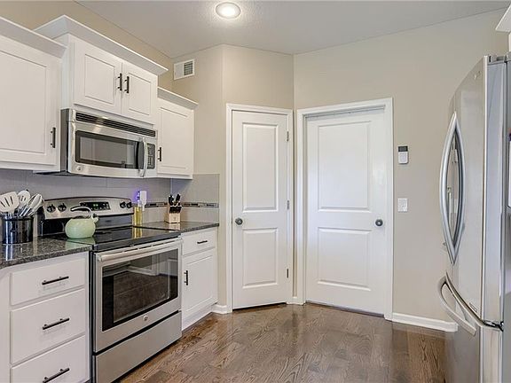 4th image of 4309 NE 85th Ter