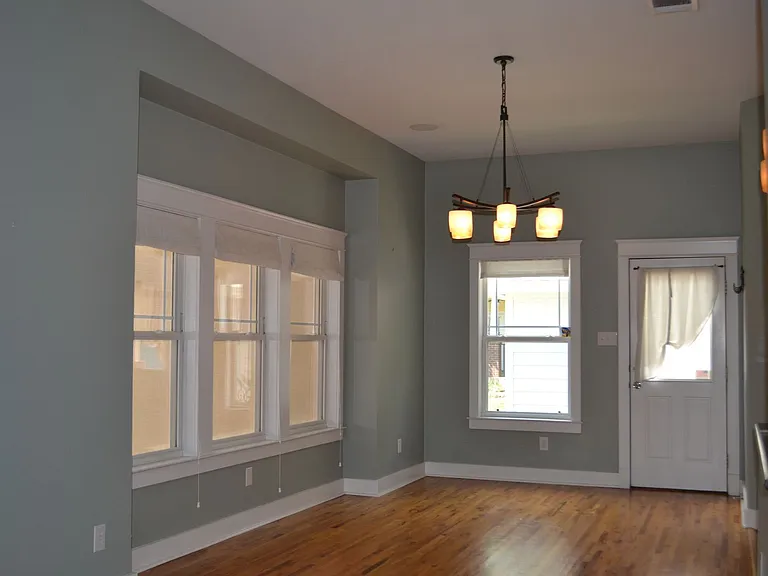 709 Roberts St — Photo 4