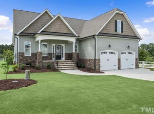 16 Tupelo Trl, Four Oaks, NC 27524