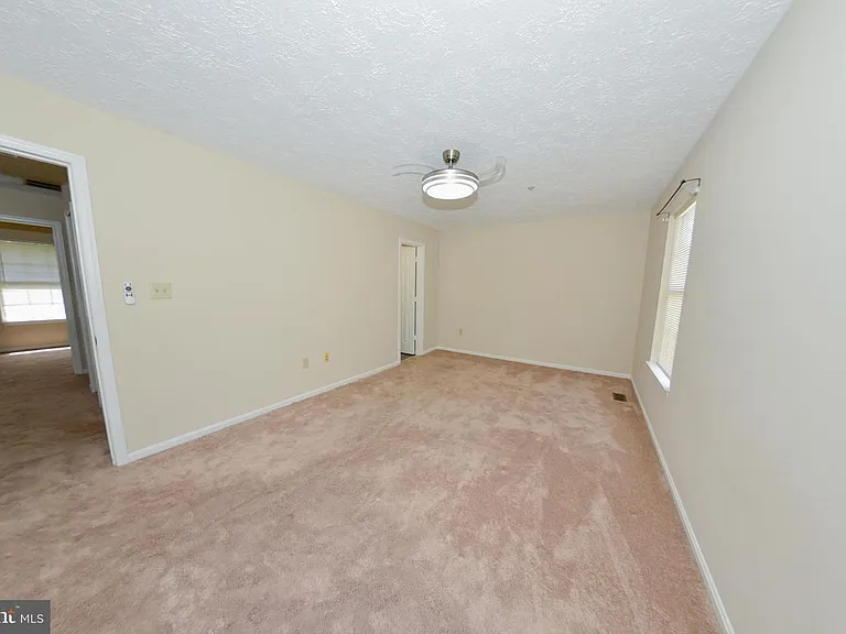 12819 Carousel Ct — Photo 20