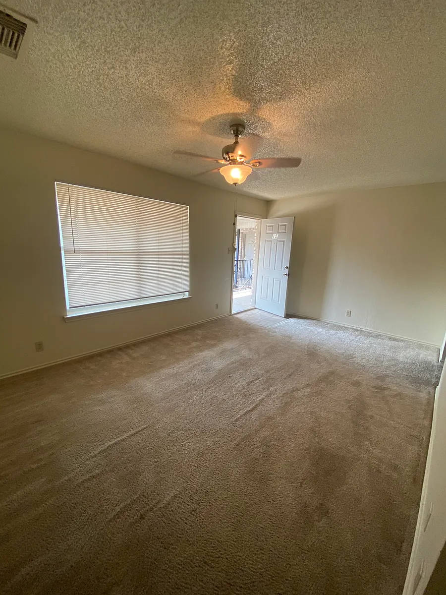 Living Area - 408 Texas St #15