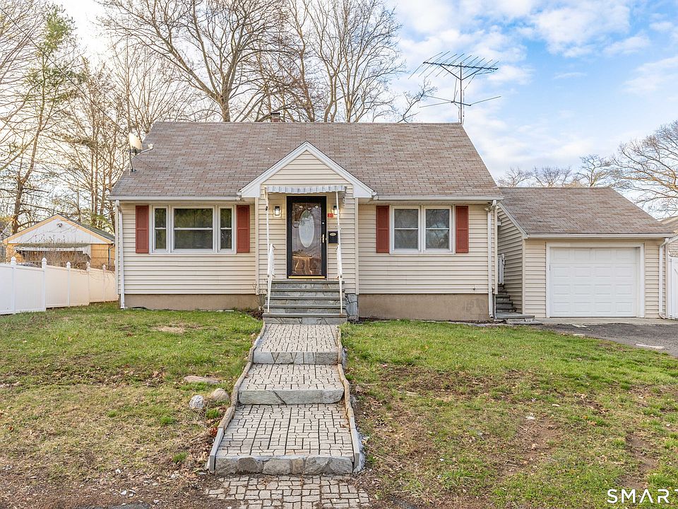 1st image of 415 Jewett Avenue