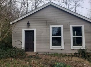 1201 Strawberry Rd, Saint Albans, WV 25177