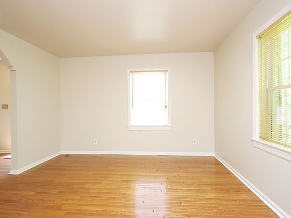 2nd image of 43 Georgetown Grn