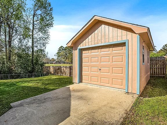 4th image of 409 Inlet Rd