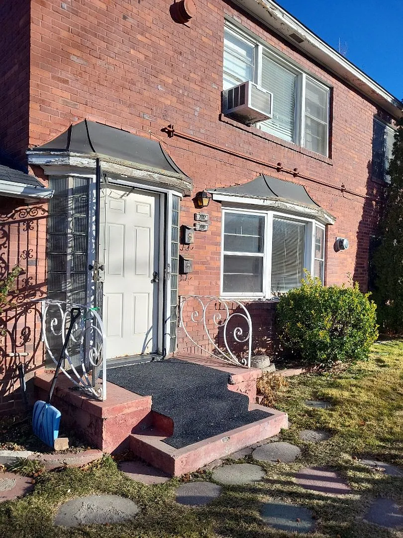 700-722 Gordon Avenue — Photo 1