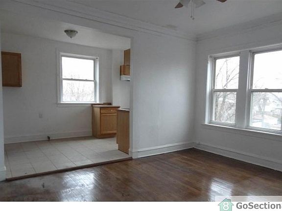 5th image of 8509 S Crandon Ave APT 2S