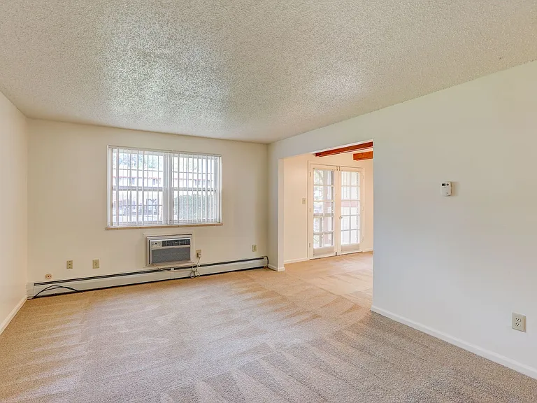 Applewood Crest Townhomes & Apartments — Photo 26